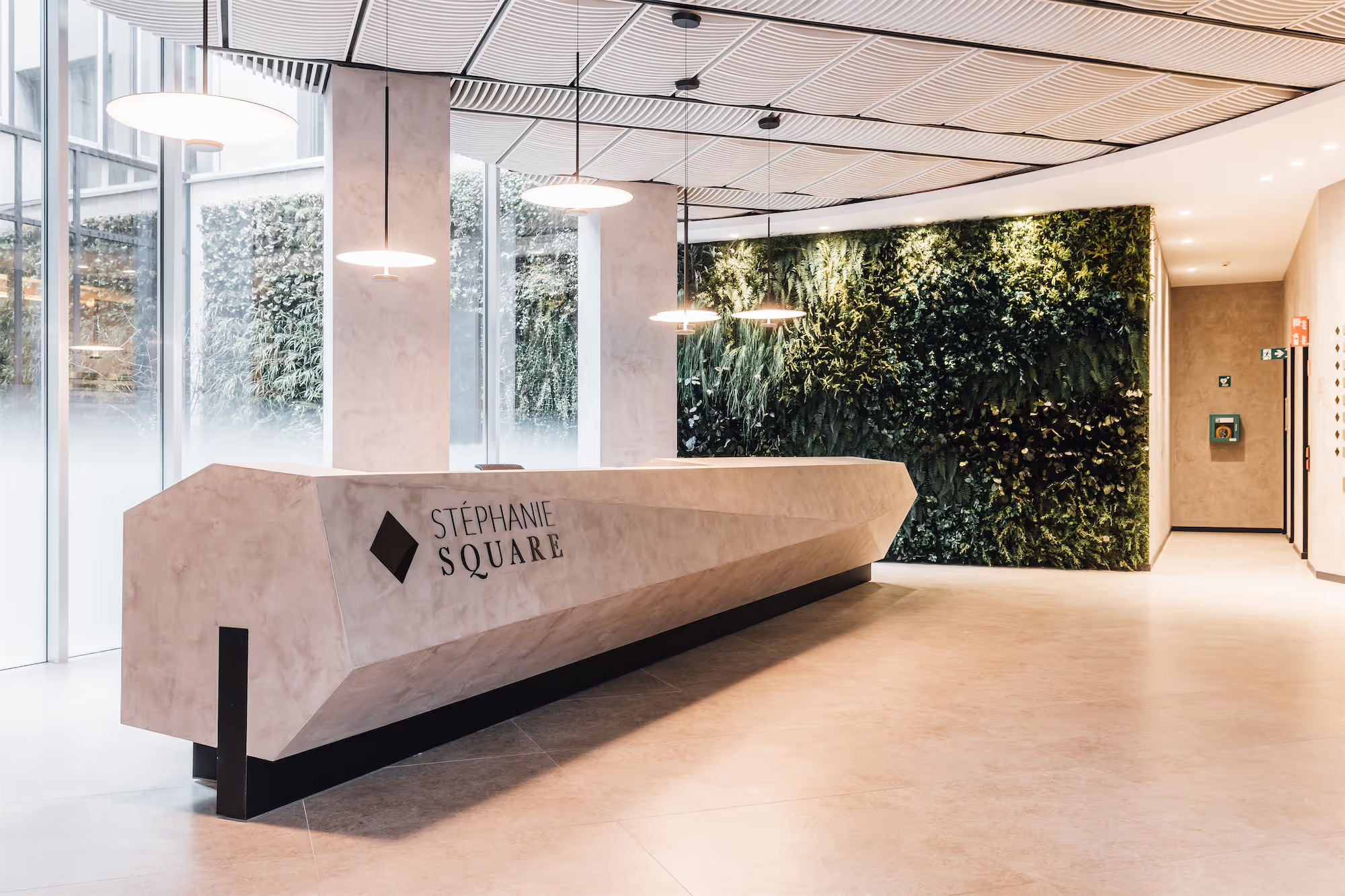 67be3f11bf702da0c4f56ea3_Stéphanie Square HD-4